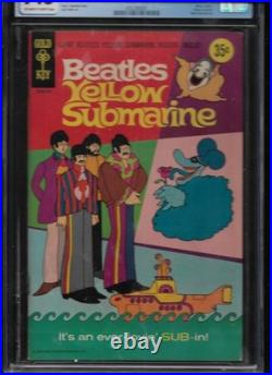 1969 RARE 1st ISSUE BEATLES YELLOW SUBMARINE WithPOSTER COMIC BOOK CGC 7.5
