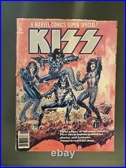 MARVEL SUPER SPECIAL KISS printed in blood comic 1977 with poster