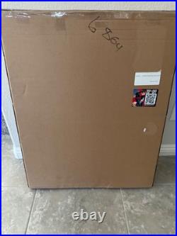 Wonder Woman Black & Gold Fine Art Print by Warren Louw Sideshow Silver Canvas