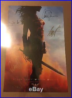 Wonder Woman Poster SDCC 2016 exclusive Signed By Gal Gadot & cast + T-shirt L